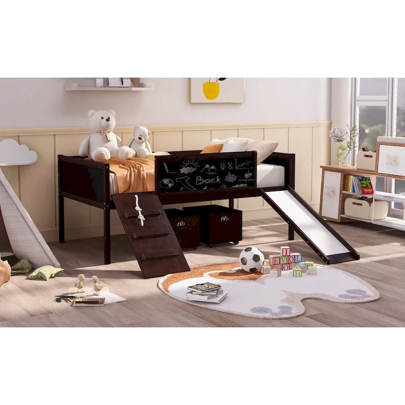 Lit mezzanine en pin avec structure d'escalade, corde et tableau noir
