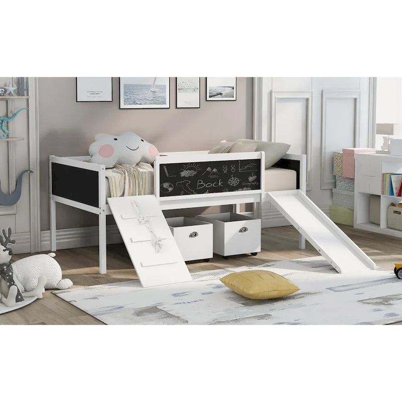 Lit mezzanine en bois pour enfant avec trois tableaux noirs, deux boîtes de rangement et un toboggan, trois coloris disponibles