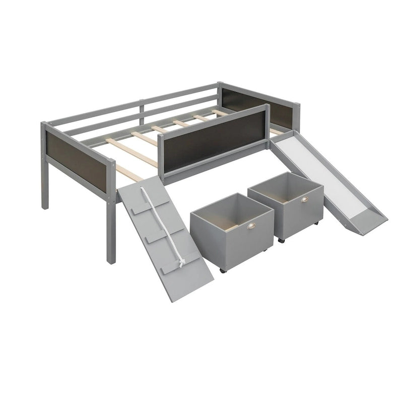 Lit mezzanine en bois pour enfant avec trois tableaux noirs, deux boîtes de rangement et un toboggan, trois coloris disponibles